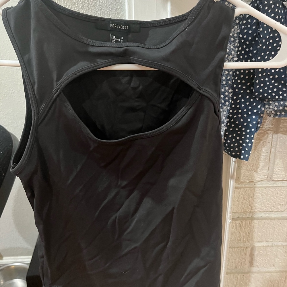 Black stretch tank